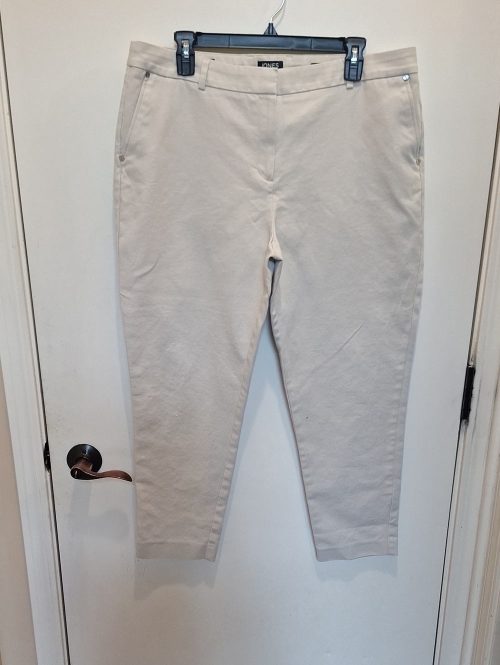 Jones New York Light Cream Straight Ankle Pants